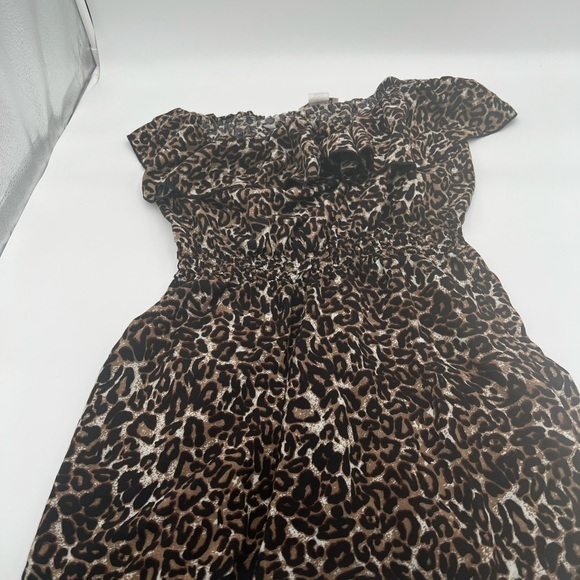 Petite woman's size small, romper outfit - Picture 11 of 13